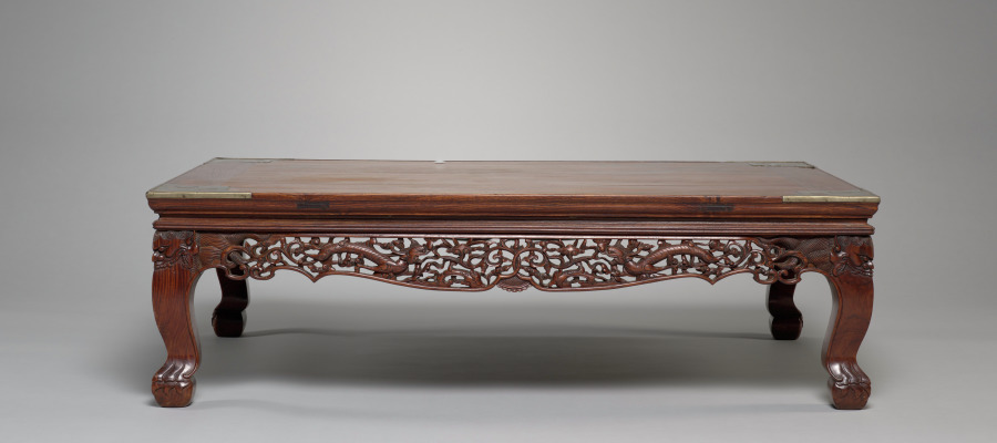 Kang table, Cleveland Museum of Art 1964.228 (CC0)